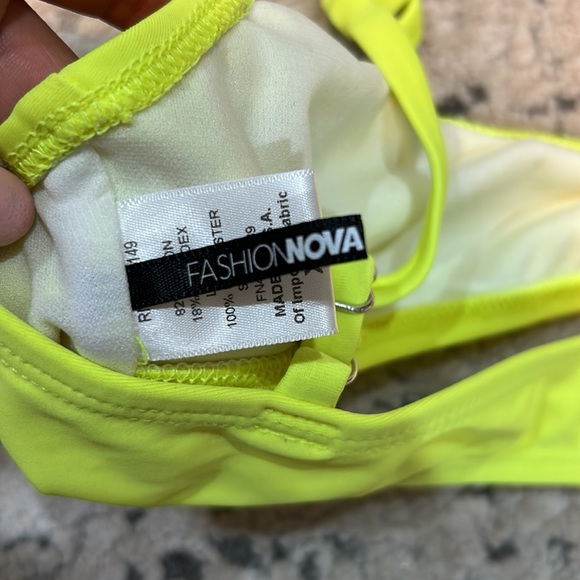 Fashion nova neon yellow one piece top - Picture 3 of 3